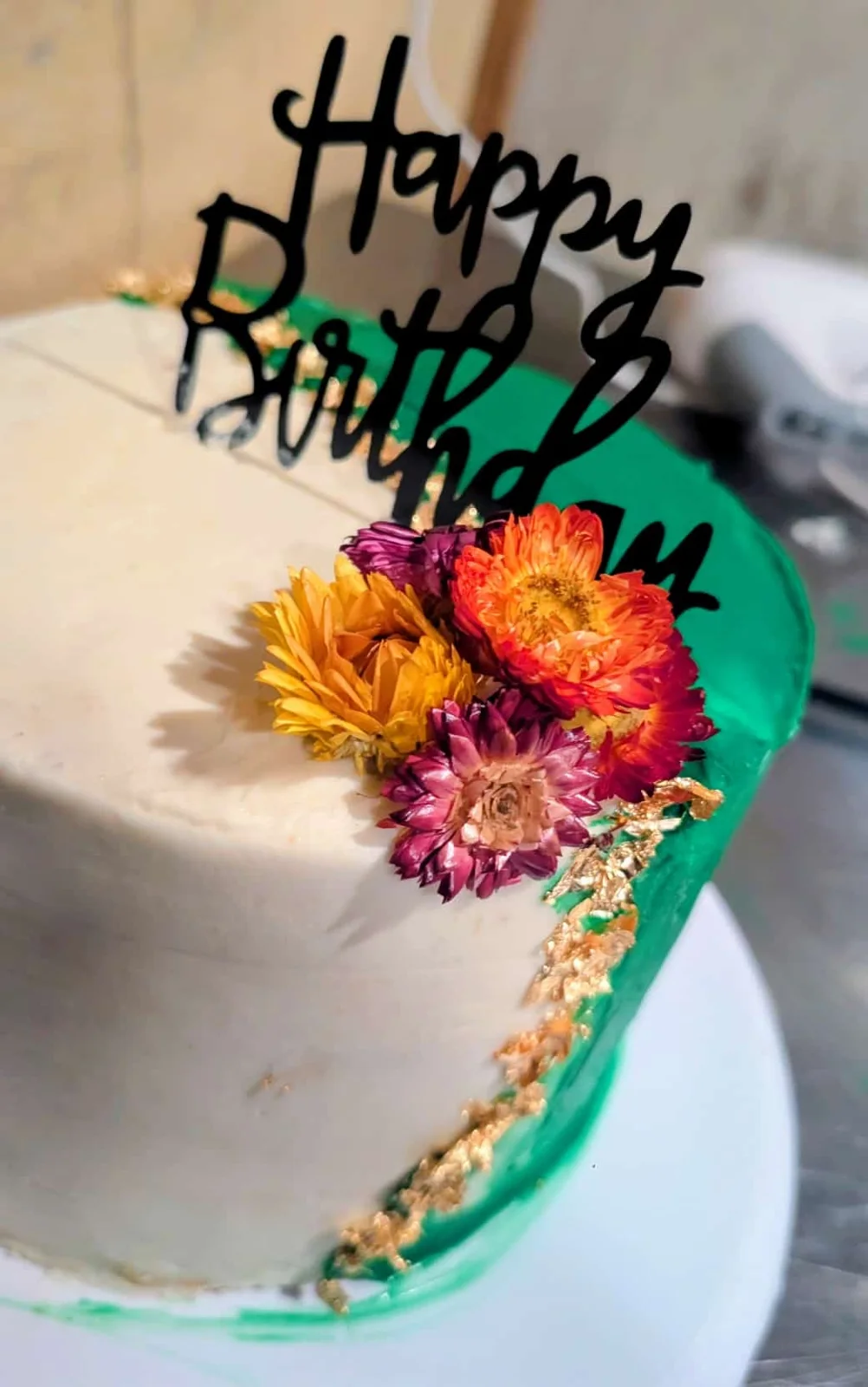 Club VIP birthday cake with flowers